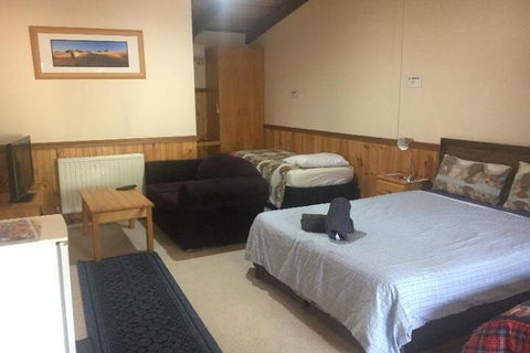 4 Bears Motel - Sydneys Hotel 7