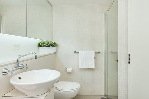 Barangaroo City View H329 - Sydneys Hotel 3