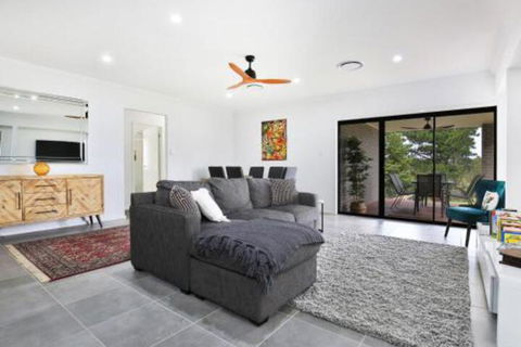 Rockwall Pet Friendly Fire Pit - Sydneys Hotel 0