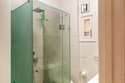 Delightful 3BD Apt Near Chapel St. In St. Kilda! - Sydneys Hotel 4