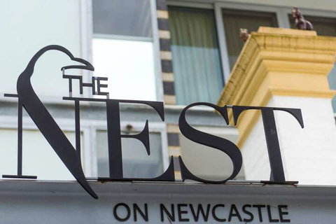 Stylish Studio With Balcony - Sydneys Hotel 4