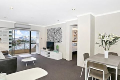 Sought After CBD Location YORK5 - Sydneys Hotel 0