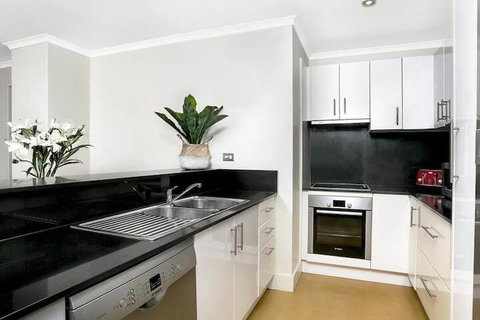 Sought After CBD Location YORK5 - Sydneys Hotel 7