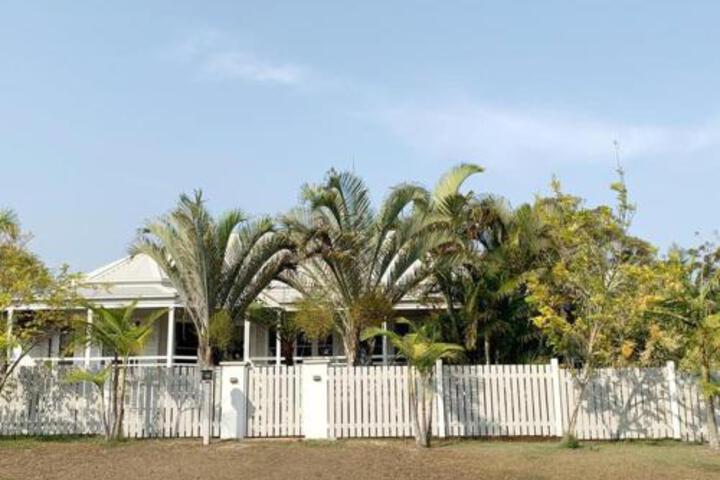 Valla Beach NSW Sydneys Hotel