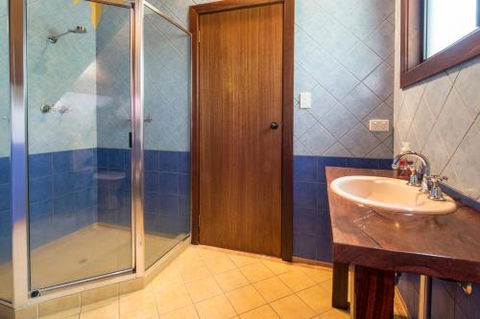 Annies Retreat - Sydneys Hotel 5