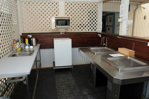 Absolute Beachfront With Million Dollar Views - Sydneys Hotel 6