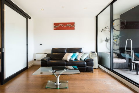 Cleo, 1BDR St Kilda Apartment - Sydneys Hotel 2
