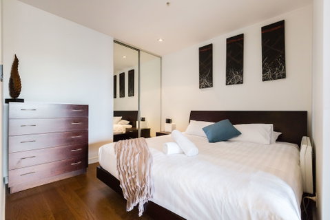 Cleo, 1BDR St Kilda Apartment - Sydneys Hotel 5