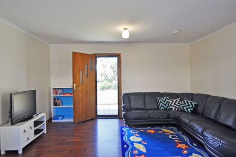 Alwyns By THE SEA PET Friendly - Sydneys Hotel 4