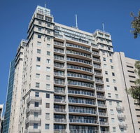 3 Bedrooms 2 Car Parks Carlton Garden Opposite