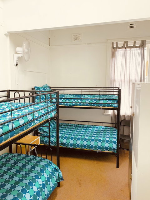 Bert's Backpackers - Sydneys Hotel 2