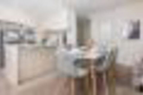 New Modern Apartment With Parking Near Amenities - Sydneys Hotel 2