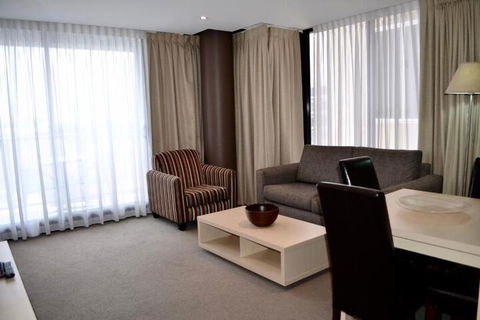 APTonNorthTCE - Sydneys Hotel 2