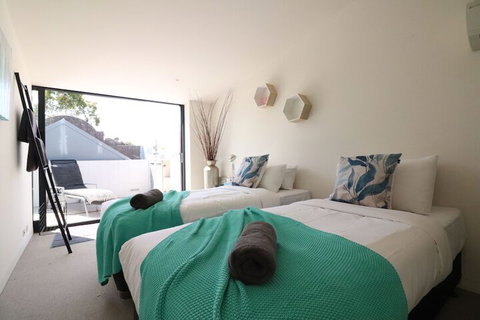 Inspired Designer Carlton North Terrace - Rejuvenate Stays - Sydneys Hotel 5