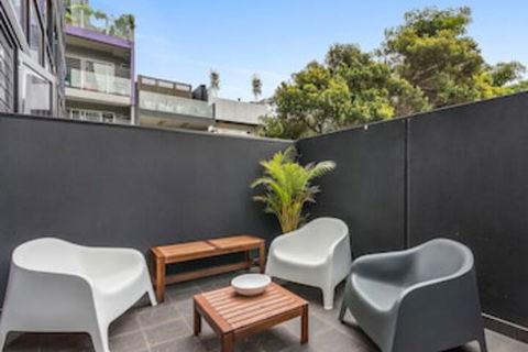 GRATTAN A Premier Location & Modern Space - Sydneys Hotel 0