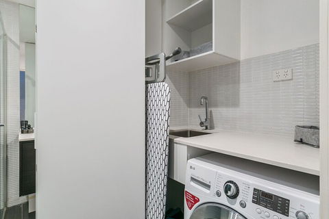 GRATTAN A Premier Location & Modern Space - Sydneys Hotel 5