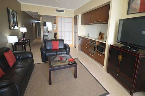 2 BDR / Apt / Foxtel / WiFi / Pool / Parking / Spa / Hervey Bay - Sydneys Hotel 5