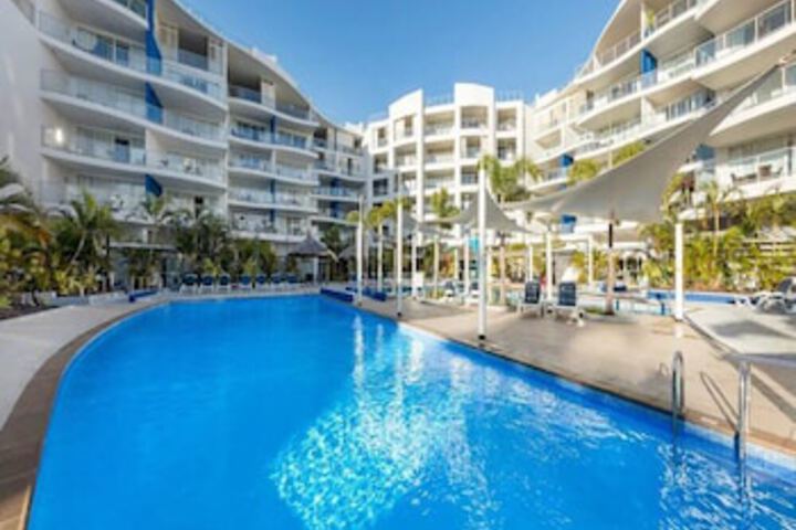 Dundowran QLD Sydneys Hotel