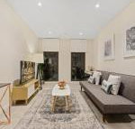 New 2 beds Apt mins walking to Darling HarbourQVB - Sydneys Hotel