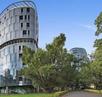 Stunning Comfy 2 Bed With Parking In Melbourne