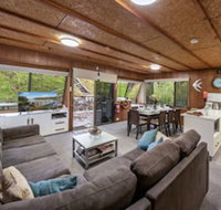 Boats And Bedzzz Houseboat Stays  Renmark River Villas - Sydneys Hotel