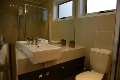 Skyline Best Executive Bendigo CBD Accommodation 2020 21 - Sydneys Hotel 1
