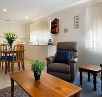 Cottages on Bridport 2 - Sydneys Hotel