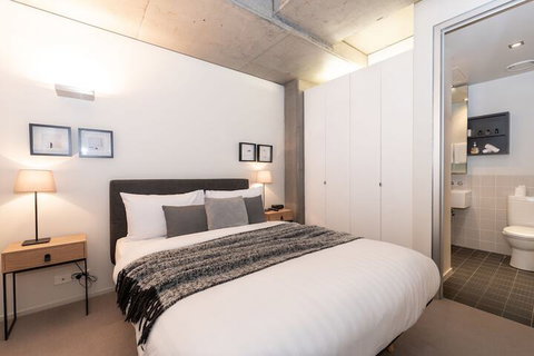 Luxury East Melbourne Apartment - Sydneys Hotel 6