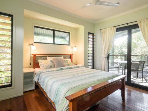 Billa Blue - Sydneys Hotel 4