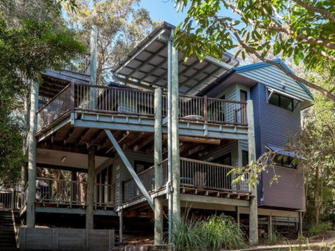 Billa Blue - Sydneys Hotel 2
