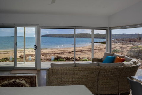 Beachside - Sydneys Hotel 2