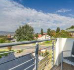 Beloka Close Modern spacious  pet friendly accommodation - Sydneys Hotel