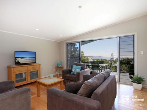 Angourie Blue 1 Great Ocean Views Surfing Beaches - Sydneys Hotel 3