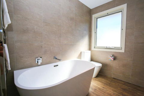 Amber Mist Villa One - Sydneys Hotel 6