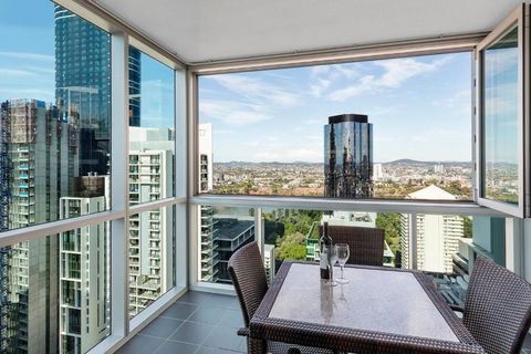 Apartments At 108 Albert - Sydneys Hotel 4
