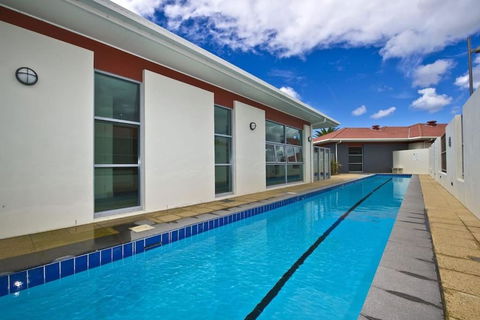 Pacific Blue Pool Spa & More Available In Complex! - Sydneys Hotel 5