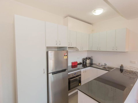 Kooringa 1 / 8 Townsend Street - Sydneys Hotel 2