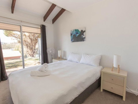 Kooringa 1 / 8 Townsend Street - Sydneys Hotel 6