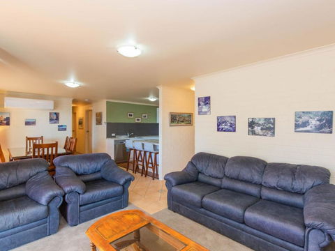 Aranda 3 / 25 Townsend Street - Sydneys Hotel 4