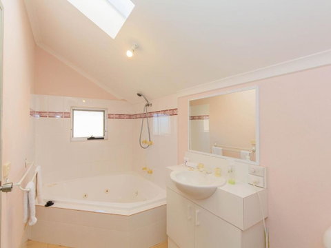 Cascades 13 / 3 Kurrajong Street - Sydneys Hotel 2