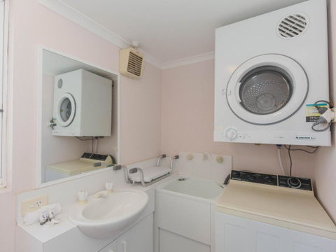 Cascades 13 / 3 Kurrajong Street - Sydneys Hotel 3