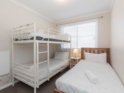 St Helenas 5 Twynam Street Jindabyne NSW 2627 - Sydneys Hotel 4