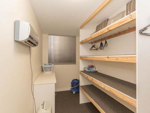 Randalls Place 5 Poley Cow Lane - Sydneys Hotel 2