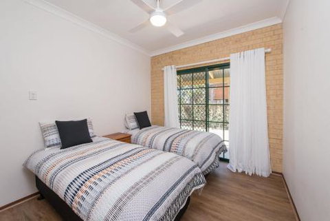 Bedella - Sydneys Hotel 4