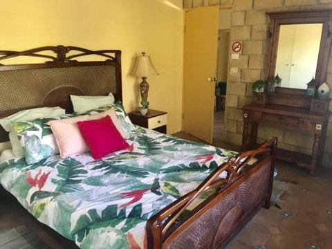 Birdhaven - Sydneys Hotel 2