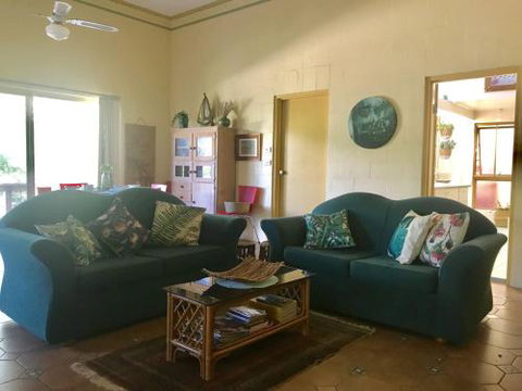 Birdhaven - Sydneys Hotel 0