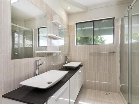 Acutterbove - Sydneys Hotel 5