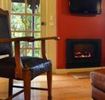 Circa Red London Daylesford - Sydneys Hotel