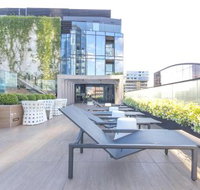 Luxurious Apartment at St. Kilda Free Parking Netflix Wine WiFi Spotify