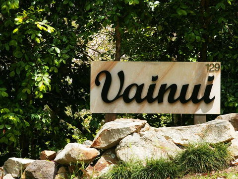 Vainui - Sydneys Hotel 2